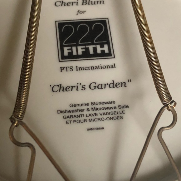 Cheri Bloom “Cheri's Garden” Plate Wall Hanging - Picture 4 of 4